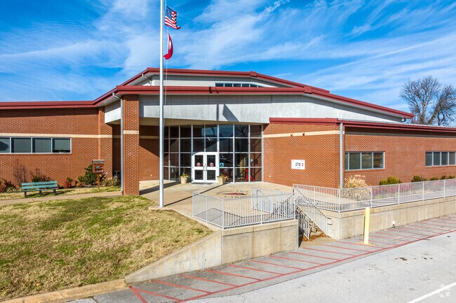 Farmington Jr. High is a public middle school located in Farmington, Arkansas.