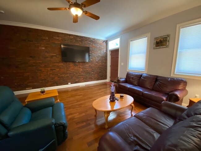 907 E Carson St, Pittsburgh, PA 15203 - photo 5