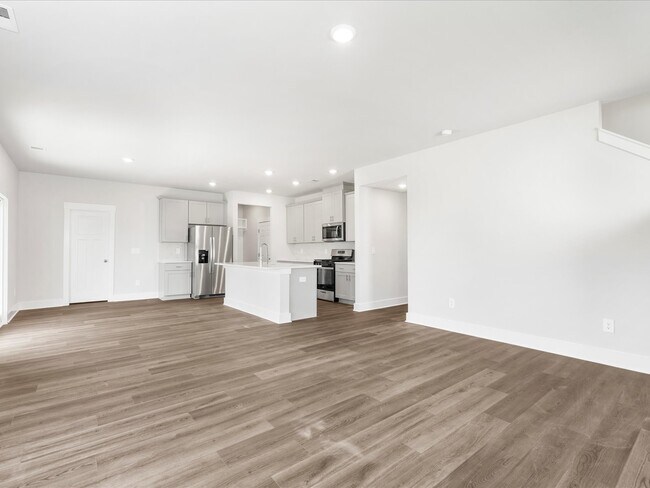 790 Treeline Rd, Moore, SC 29369 - photo 6