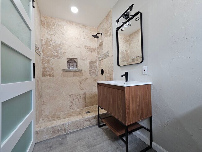 Bahama Palms, Riverside, CA 92501 - photo 7