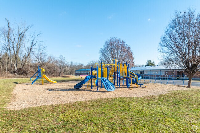 Oaks Elementary School is part of the Sping-Ford Area School District.