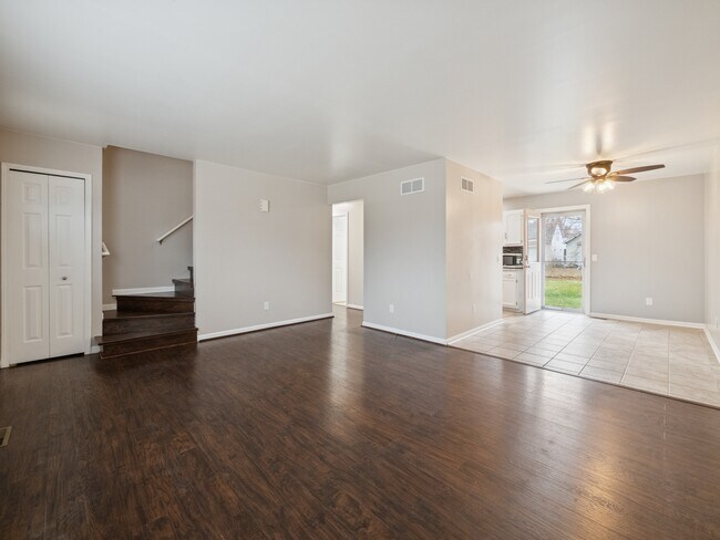 8204 Toepfer Rd, Warren, MI 48089 - photo 5