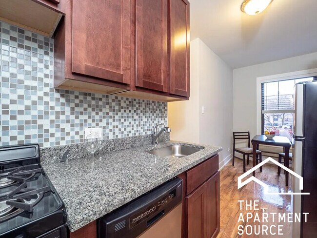 2907 N Mildred Ave unit 2, Chicago, IL 60657 - photo 6