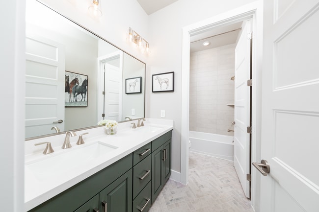 11303 Southwood Dr, Iowa Colony, TX 77583 - photo 6