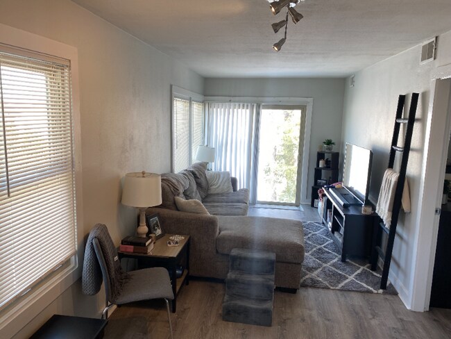 N53w34396-W34396 Rd Q unit N53 W34396, Okauchee Lake, WI 53069 - photo 5