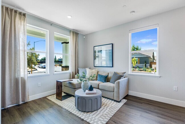 10074 Jeff Handy Dr unit 36664155, Sacramento, CA 95829 - photo 5