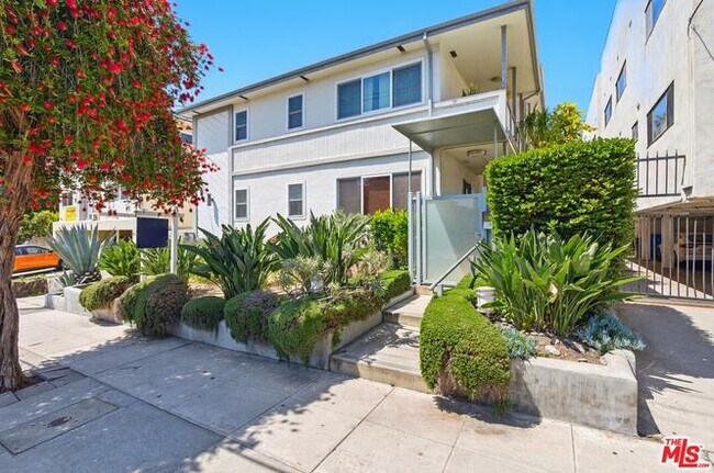 1929 Tamarind Ave unit 12, Los Angeles, CA 90068 - photo 2