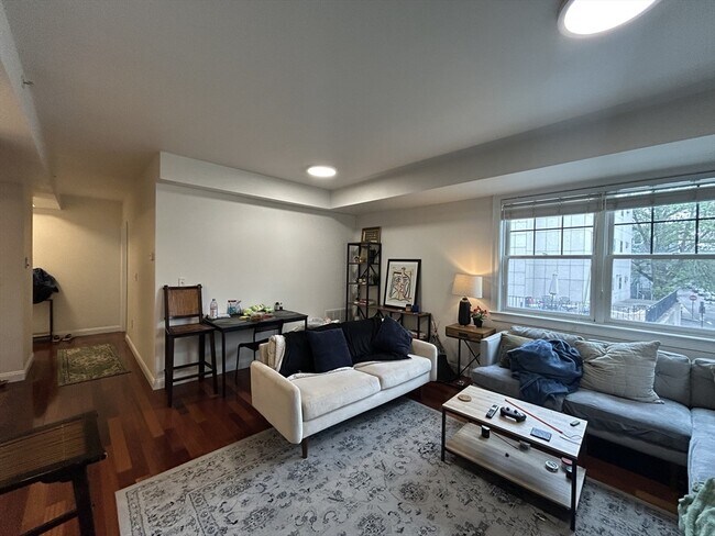 43 Pitman St unit 201, Somerville, MA 02143 - photo 3