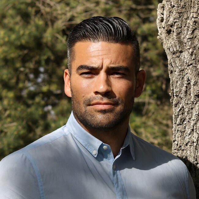 Agent Photo