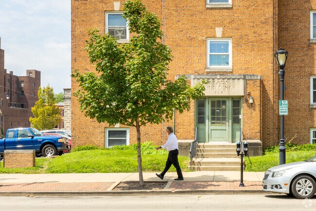 Wide sidewalks in downtown Springfield invite residents to walk and enjoy the city’s scenery.