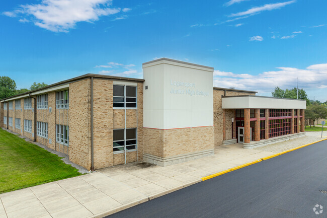 Logansport Junior High School teachers receive a Niche grade of B.