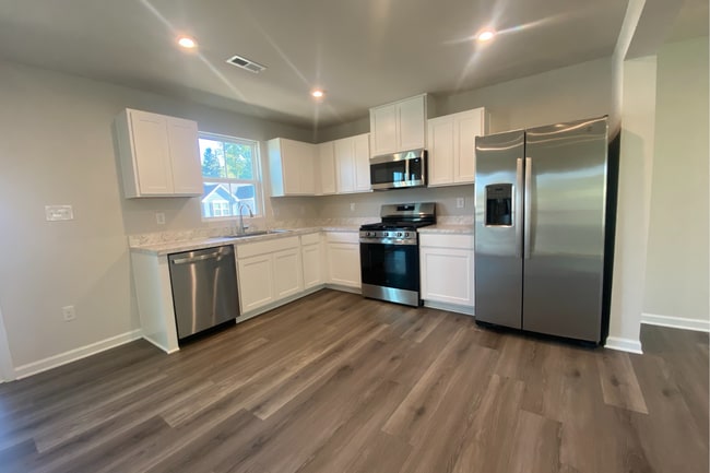 27 Fieldcrest Alley Aly, Blackwood, NJ 08012 - photo 4