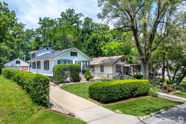 Walnut Grove is a primarily residential neighborhood in southeast Kansas City.
