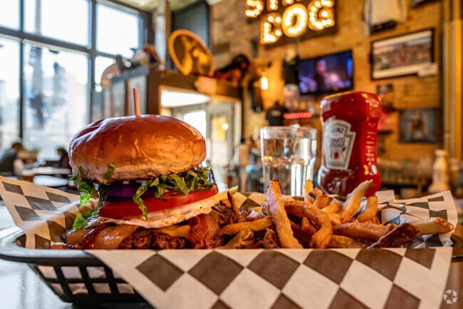Marcy-Holmes residents enjoy the vegan and non-vegan menus at Stray Dog.