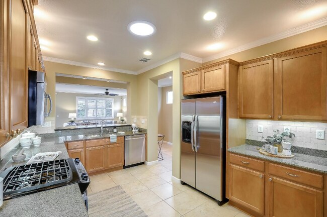 7613 Bloomsbury Way, Elk Grove, CA 95757 - photo 6