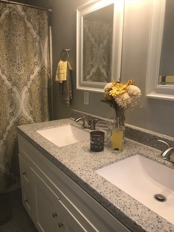 11 Indian Lake Pkwy unit 1, Worcester, MA 01605 - photo 5