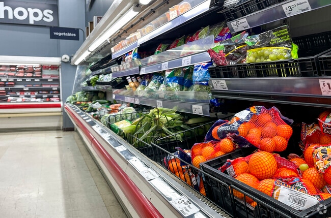 Biddle Street is conveniently located to retail.