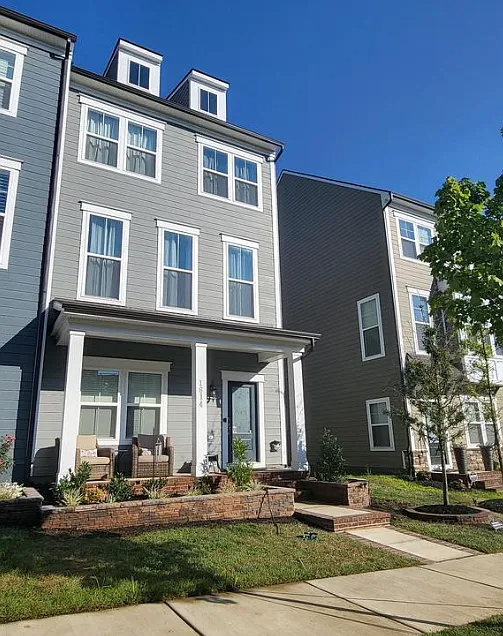 1614 Grove Chestnut Rd, Dumfries, VA 22026