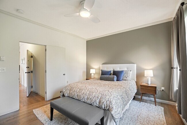 239 W Newton St unit 4, Boston, MA 02116 - photo 6