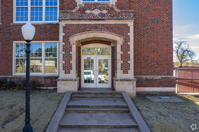 Central Elementary School is one of several elementary schools in Guthrie.