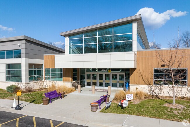Students in Central Overland Park attend Crestview Elementary School.
