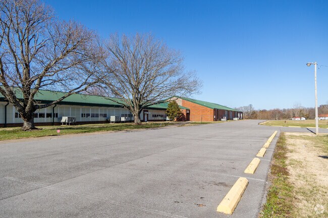 North Sumner Elementary School has a large drop off area for parents and students.