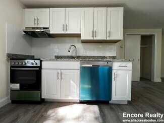 16 Chester St Unit 32, Cambridge, MA 02140