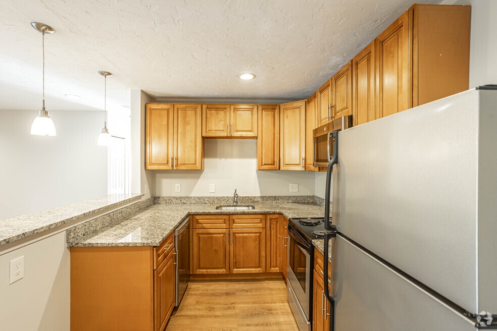 Waltham Overlook, Waltham, MA 02452 - photo 1