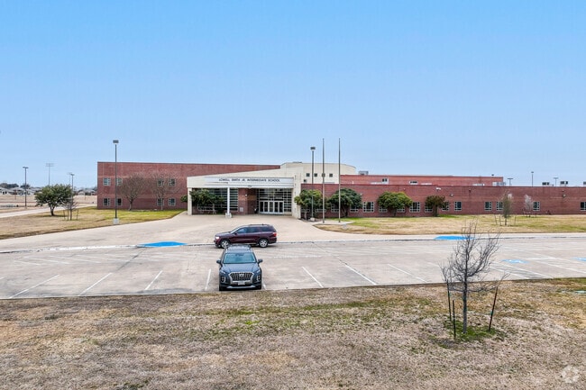 Students grade 6-8 can attend Lowell Smith Jr Middle School.