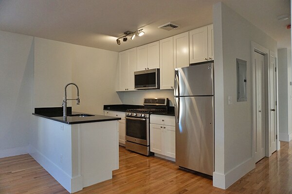 4 Osgood St unit 3, Somerville, MA 02143 - photo 2