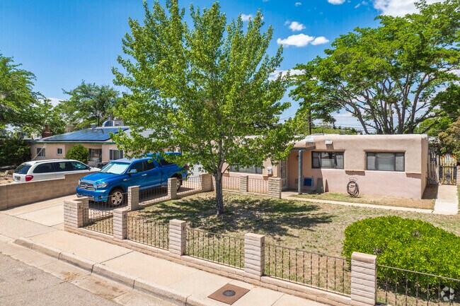 Home prices range from $215,000 to $375,000 in the Indian Moon neighborhood.