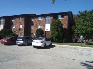 755 Inland Cir, Naperville, IL 60563