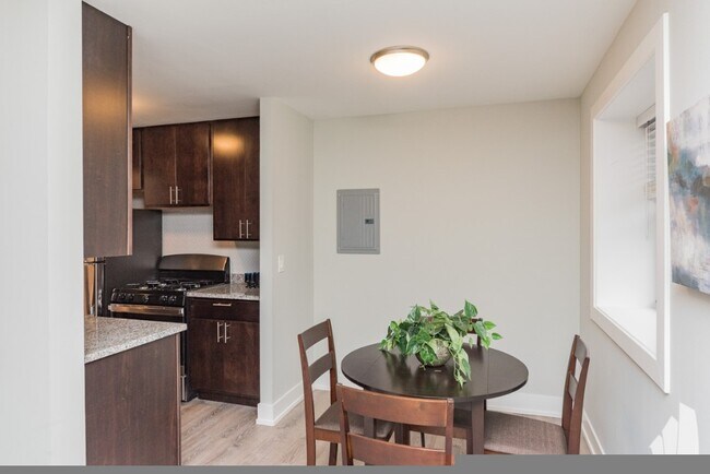 530 W Surf St unit 410, Chicago, IL 60657 - photo 7