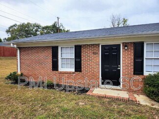 702 Fairview St, Fountain Inn, SC 29644