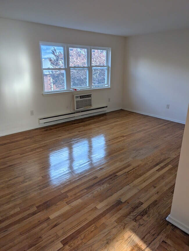 732 County Ave unit 1, Secaucus, NJ 07094 - photo 4