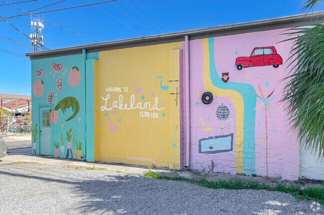 Welcome to Lakeland Mural adds a pop of color to the community.