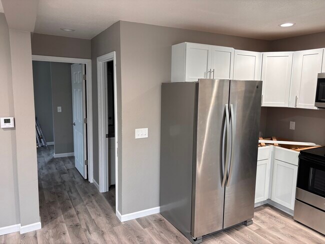 611 W Randolph St, Wausau, WI 54401 - photo 4