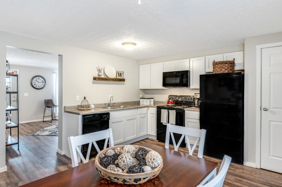 Worthington Commons-Worthington City School District, Columbus, OH 43229 - photo 1