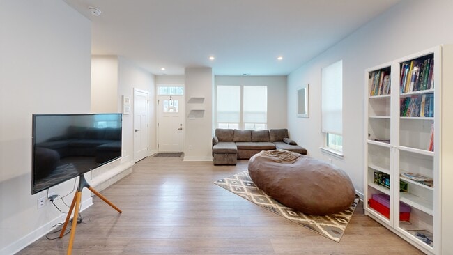 410 Big Woods Dr unit 2E, Poquoson, VA 23662 - photo 2