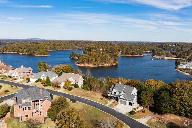 Tucked in NE Gainesville, Lake District is a tranquil residential area touching Lake Lanier.