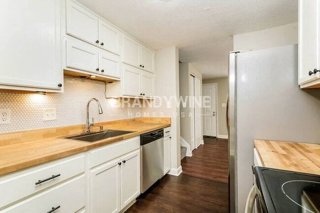 3336 Corey Dr, Indianapolis, IN 46227 - photo 4