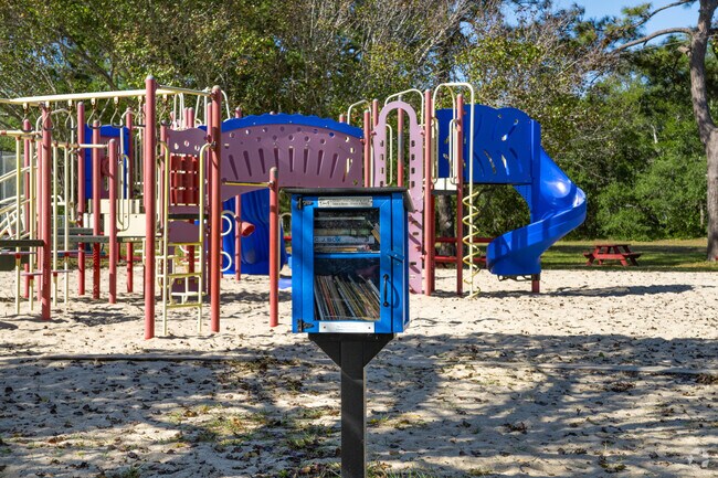 Joe Eakes Park is known for its dog run, pickleball courts, and disc golf courses.