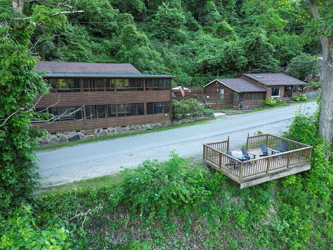 90 Faulkner Rd unit ID1308958P, Elkins, WV 26241 - photo 3