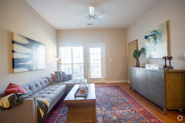 Rosslyn- 2BR, 2BA