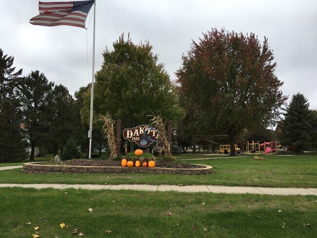 223 N West St unit 4, Dakota, IL 61018 - photo 2