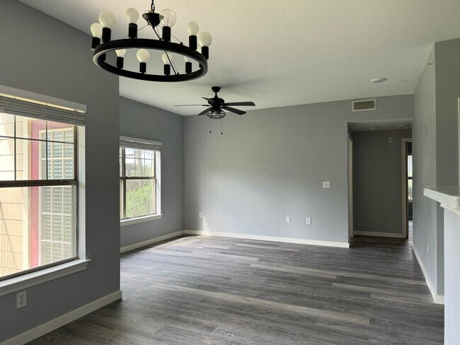 2320 Gracy Farms Ln unit 1412, Austin, TX 78758 - photo 4