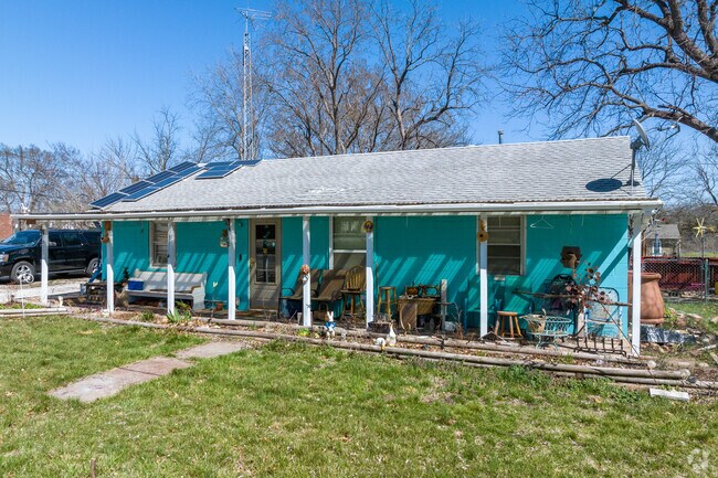 Ranch Homes in Gardner-Edgerton sit along tree lined streets.