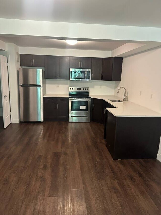 7318 Yellowstone Blvd, Forest Hills, NY 11375