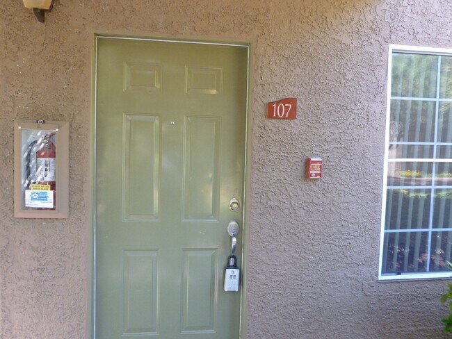 2110 Sealion Dr unit 107, Las Vegas, NV 89128 - photo 3