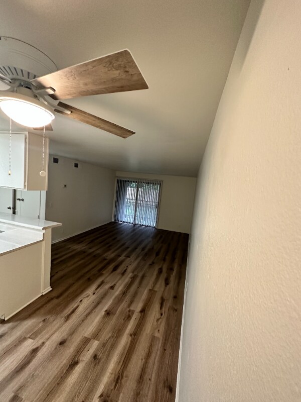 7040 Haskell Ave Unit 112, Los Angeles, CA 91406